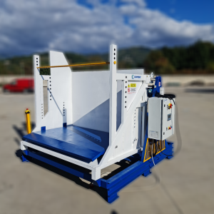 Coveser hydraulic bin tipper dumping produce